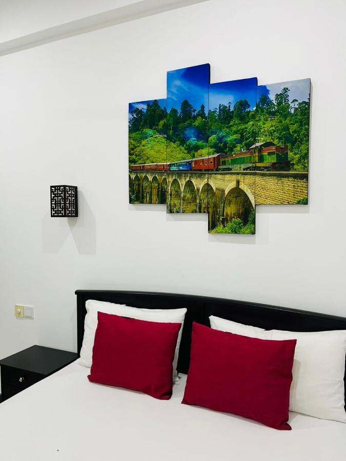 Funwhales Rest House Негомбо Екстер'єр фото